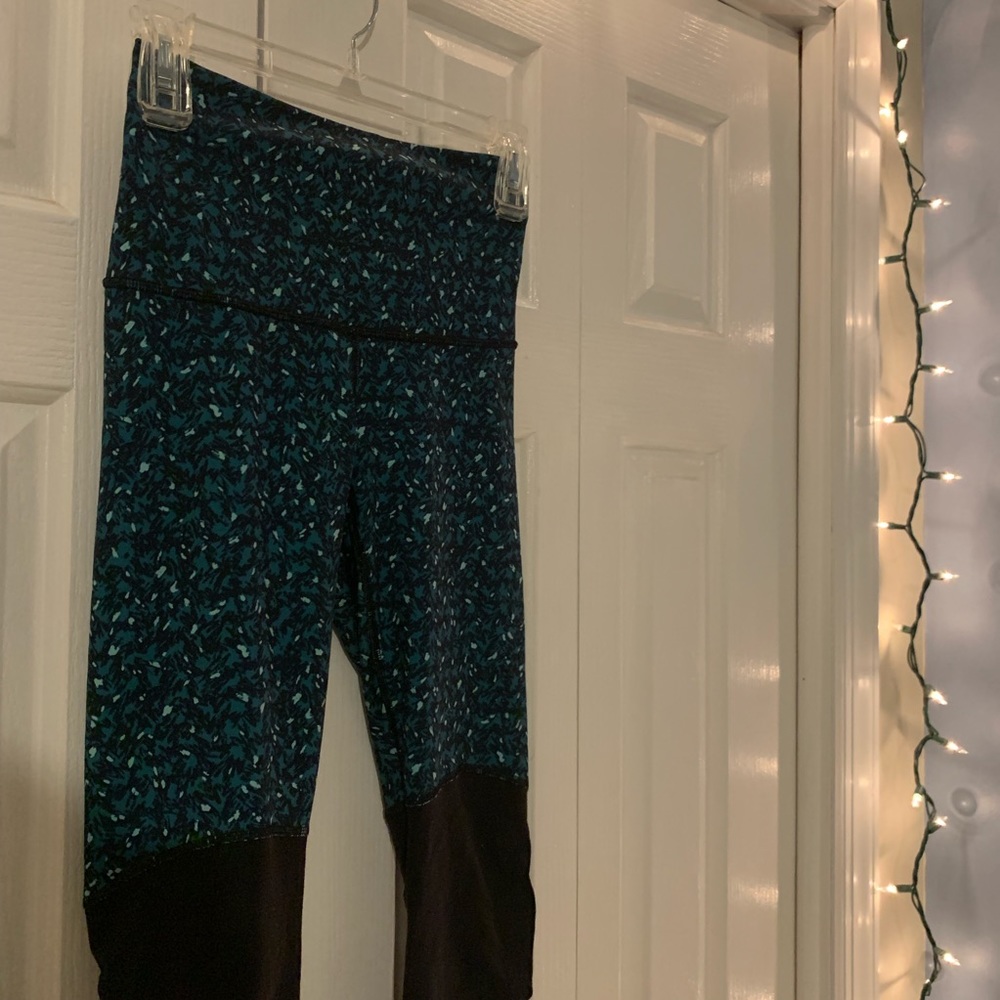 Lululemon Half Green/ Half Black Yoga Pants